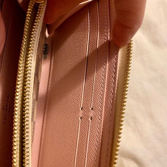 Louis Vuitton wallet 💕💕💕 - Picture 4 of 7